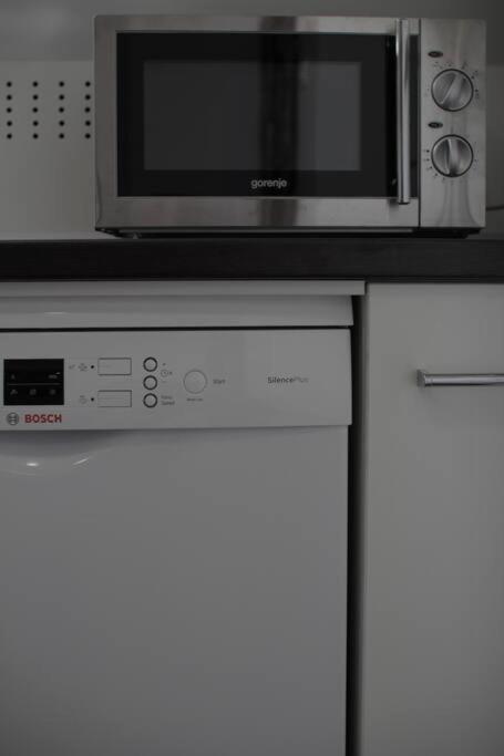 Entire Apartment In The Center With Free Parking Ljubljana Exterior photo